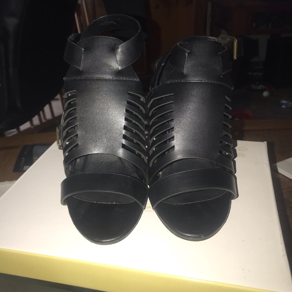 Black casual shoes . Very cute only used once .